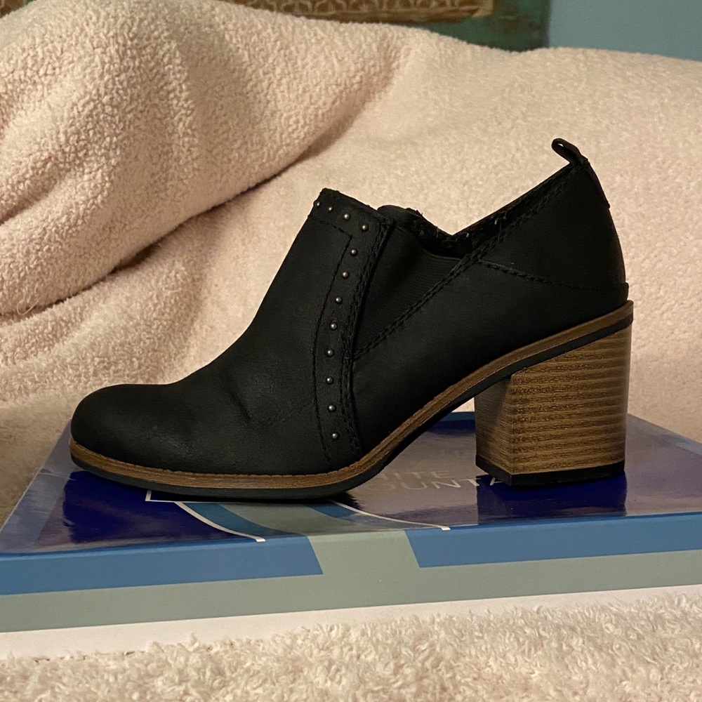 Black White Mountain Ankle Booties size M7